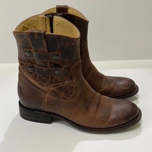Justin boots tan size 7 worn few times ,